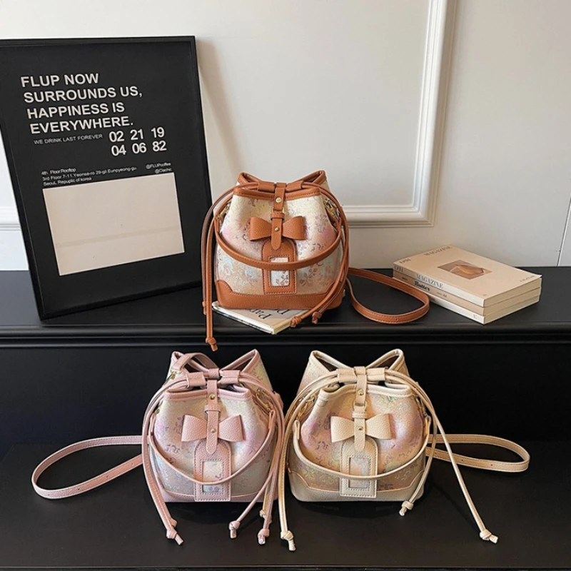 

New Light Luxury Women's Bucket Bag Fashionable and High-quality Women's Handbag Versatile Commuting Crossbody Storage Bag