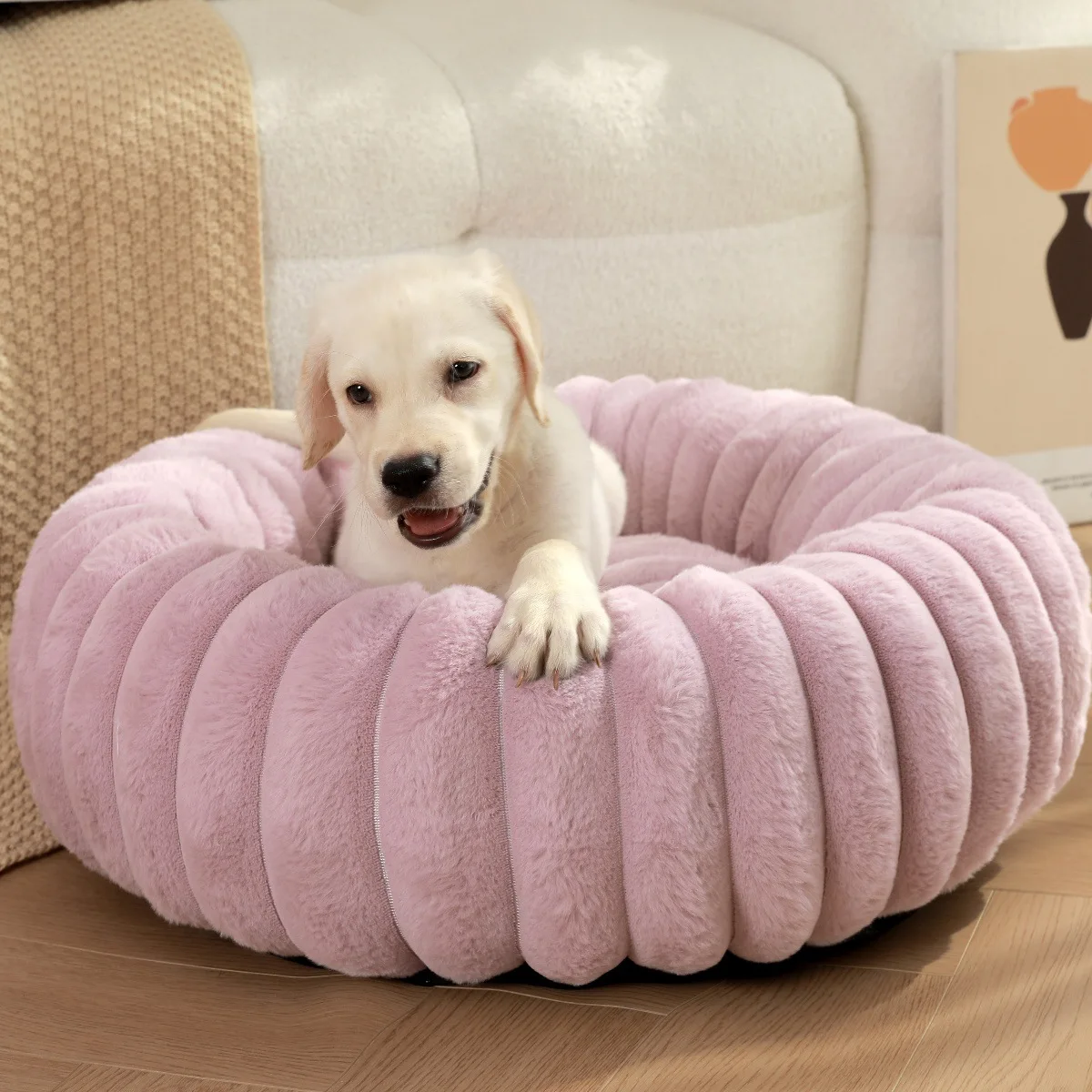 Cama redonda acolchada de felpa cálida para gatos y perros - imagen 4