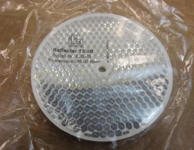 IFM Reflector for Retro-reflective Sensors E20005