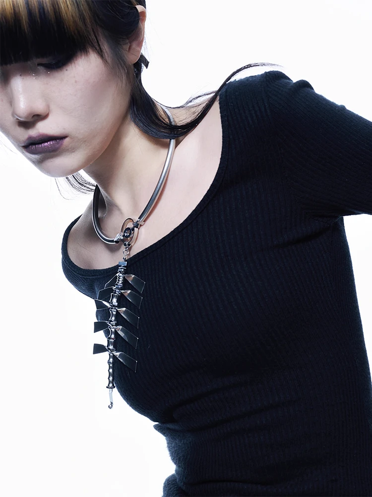 2024 جديد صناعة ثقيلة للغاية العمود الفقري قلادة سبيكة Cyberpunk نمط الرجال والنساء مجوهرات حفلة هدية