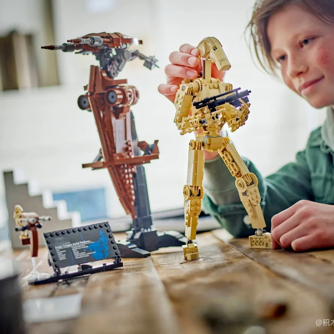 

1088pcs Blocks New Space Battle Droid with STAP Building Robot Alien Model Bricks Assemble Toy Creative Children Gift