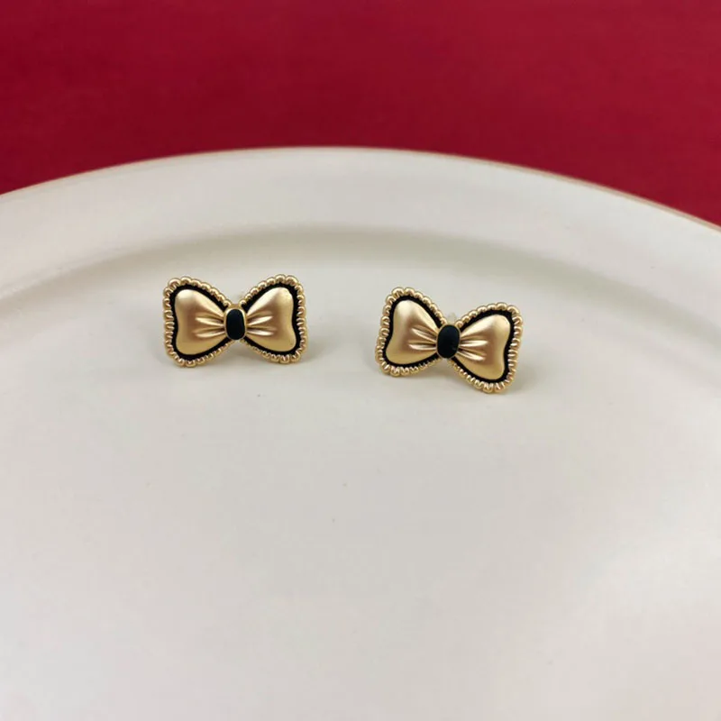 الذهب الأحمر اللون الفراشة أقراط جديدة الفرنسية الرجعية رائعة اللؤلؤ لطيف أقراط المرأة مزاجه مجوهرات عصرية