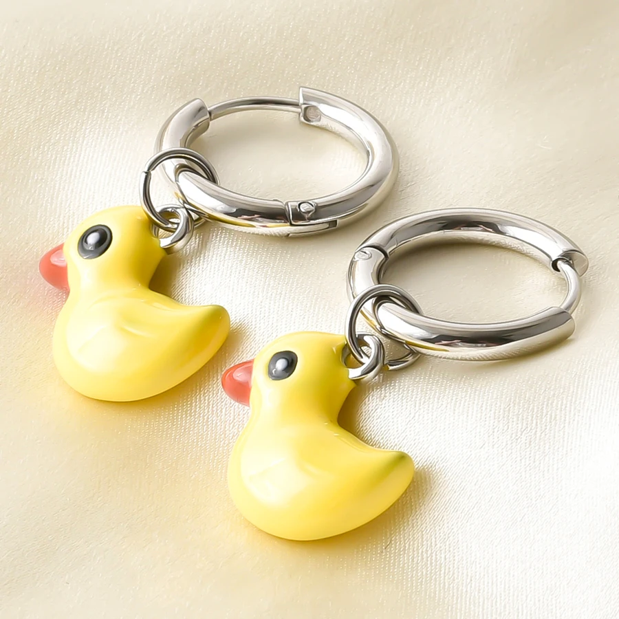 1 par de pendientes de aro de esmalte con diseño de animales, estilo coreano, en tono plateado, con dibujos animados de pato, jirafa, lobo, caballo de carrusel, un regalo encantador