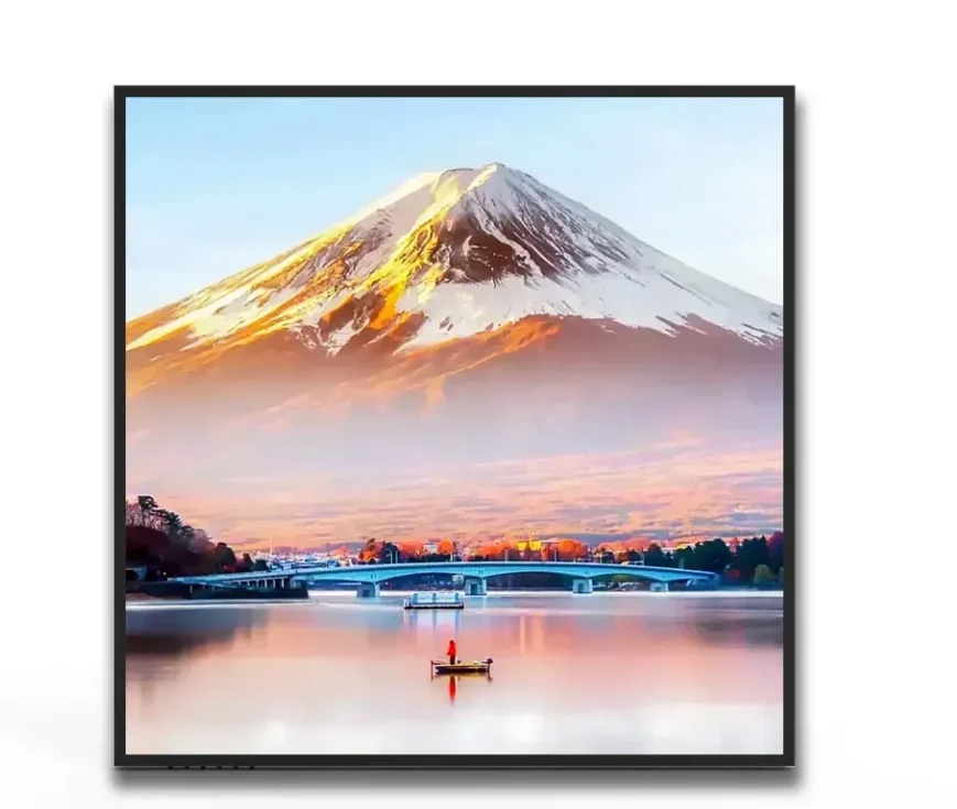 

Ультратонкая настенная рекламная машина с квадратным дисплеем. Сенсорный видеоплеер. Онлайн-рекламная машина.