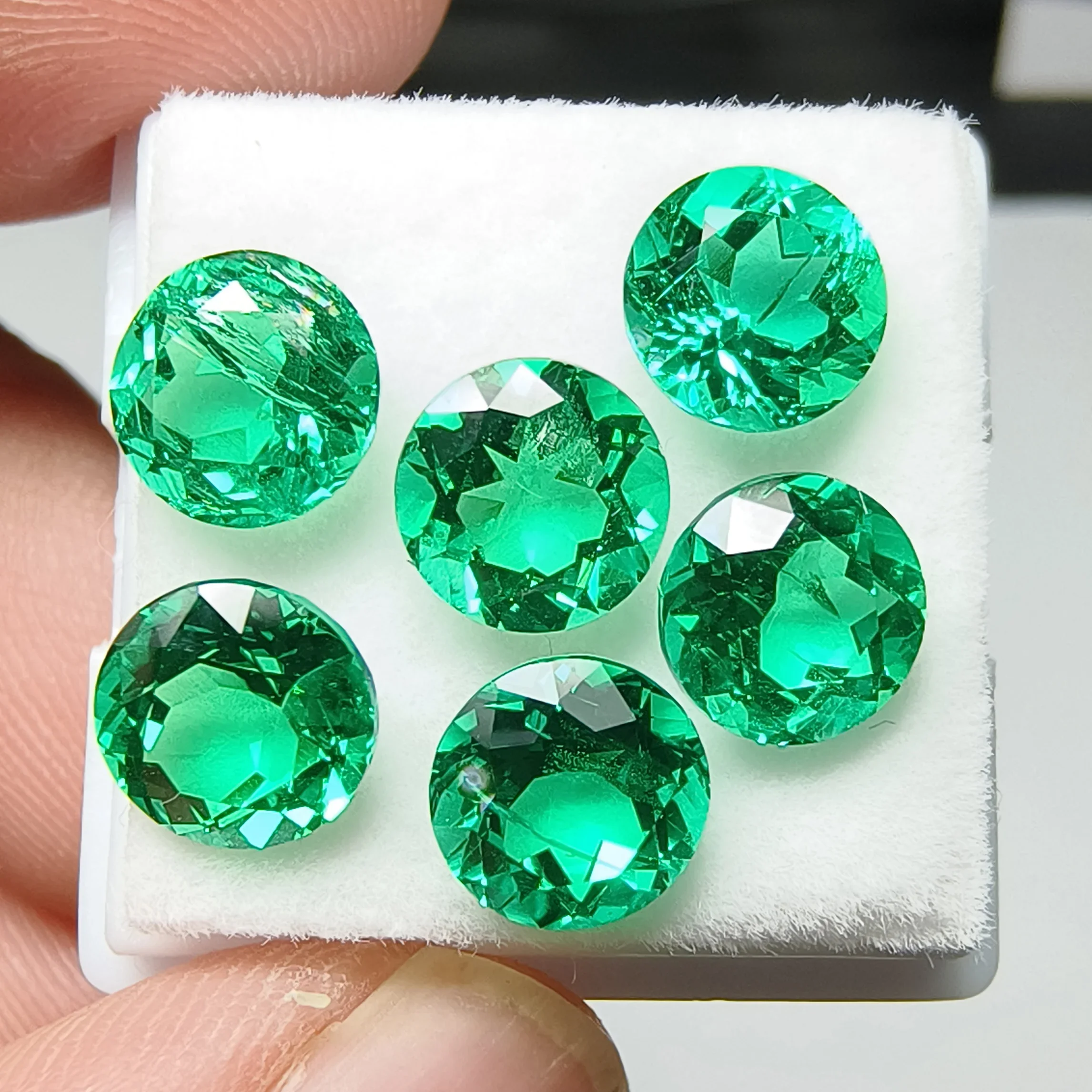 

L-Lab Grown Columbia Emerald Round Shape Charms Gemstone Hand-cut Beads for Diy Advanced Charm Jewelry Rings Making Certificate