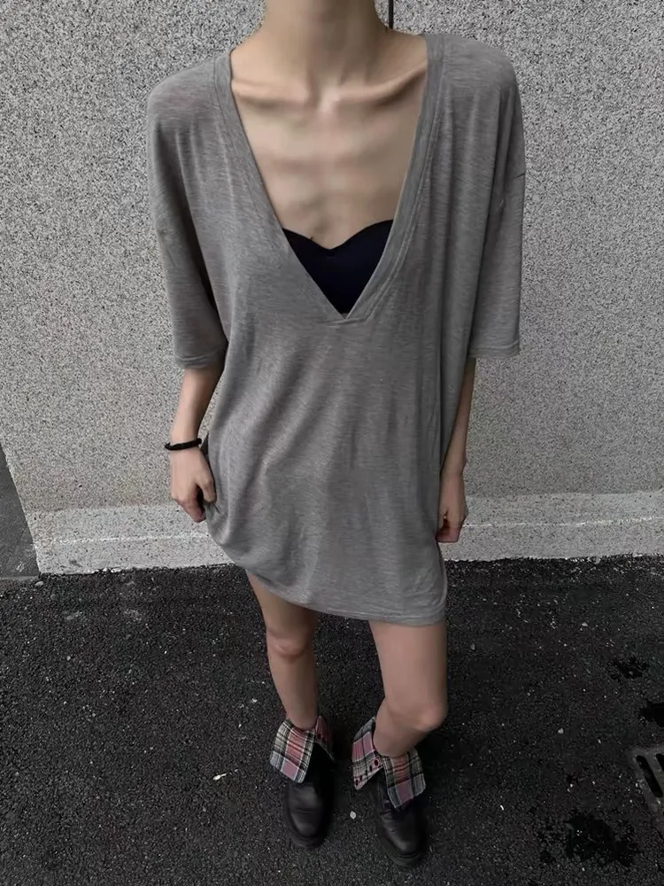 

ey mat Deep V-Ne ort Sve T-irt Women's Loose Slimming Versatile Layering Top Korean Sle Straight Cut