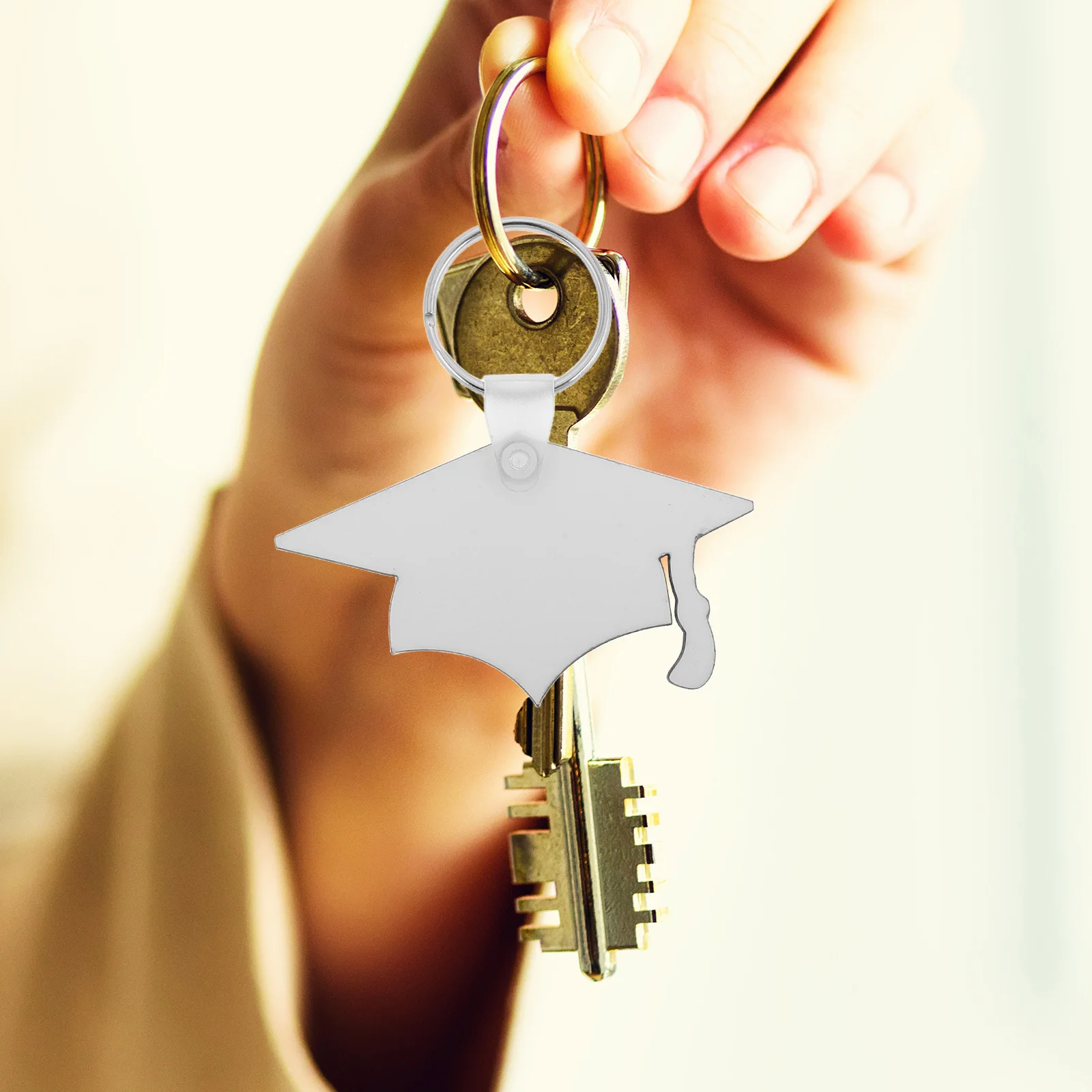 

8Pcs Graduation Cap Sublimation Blanks Keychain Heat Transfer Graduation Party Keepsake Gift Grad Cap Keychain