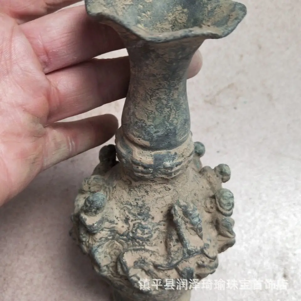 Unearthed old objects, eight immortals, copper bottles, vase ornaments, old goods, miscellaneous copper treasure bottles