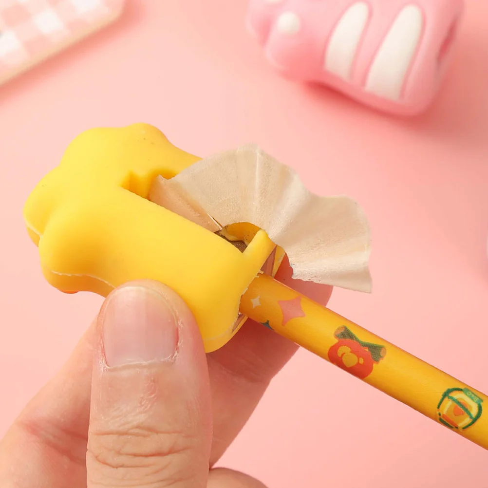 

3pcs Sharpener Set Kids School Manual Cartoon Kawaii Hand Shaking Plastic Cartoon Sharpener Tool Gift Student