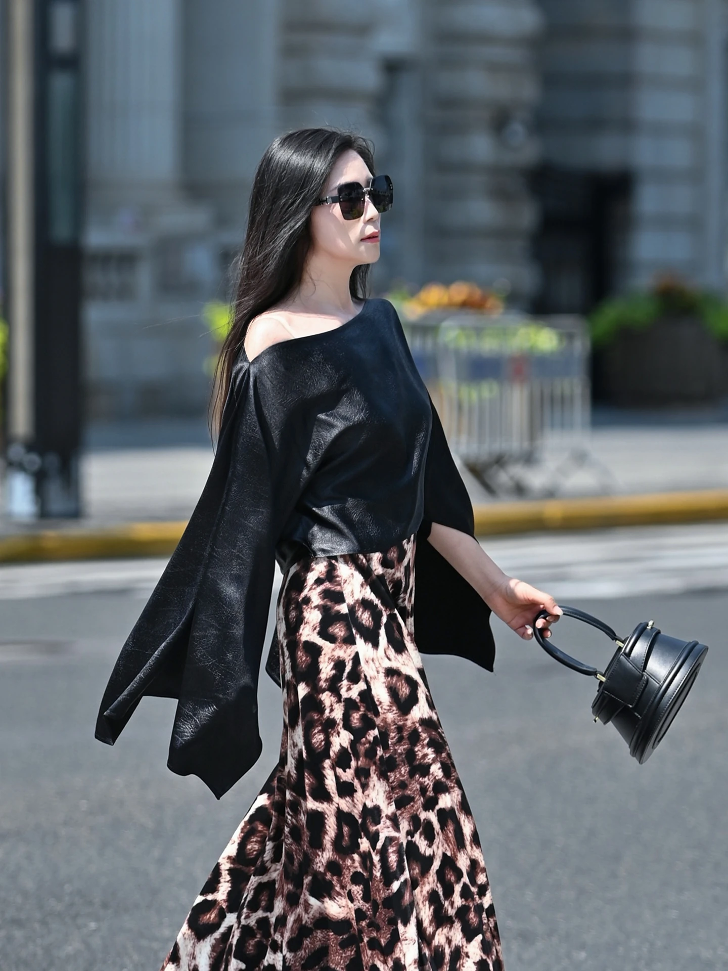 

Женская свободная блузка из ацетата с длинным рукавом, эффект стройности, приятная на ощупь, весна-лето, новинка, дизайн на одно плечо