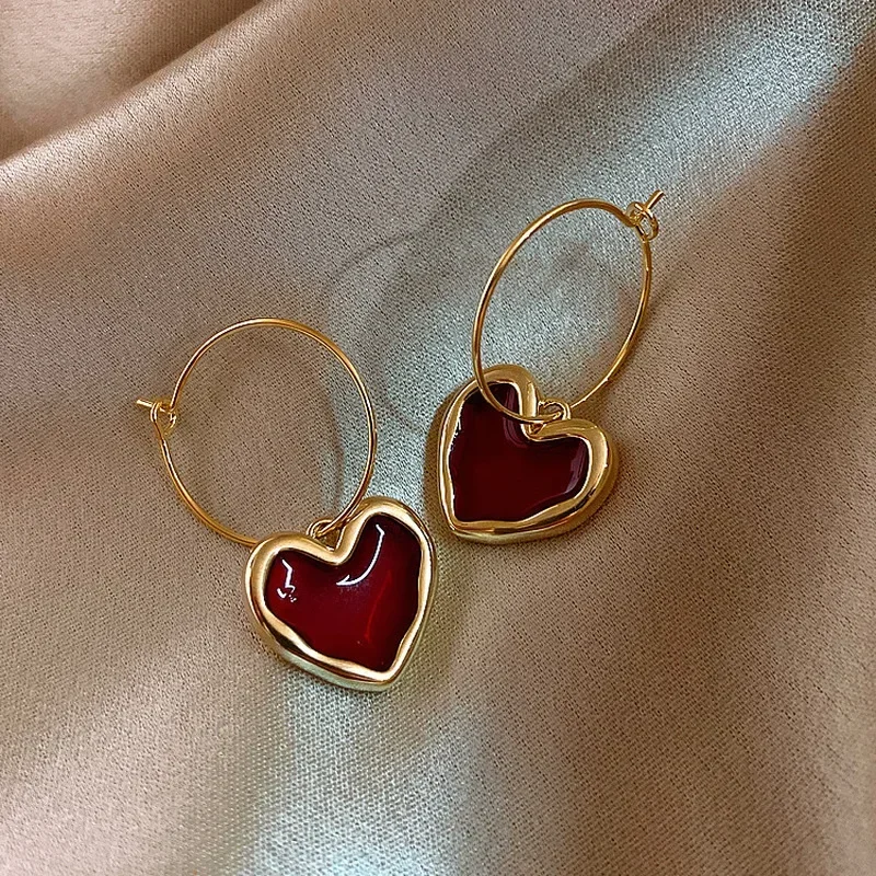 Sweet Burgundy Enamel Heart Hook Earrings for Women Girl Gold Color Metal Love Heart Hanging Dangle Earrings Vintage Jewelry