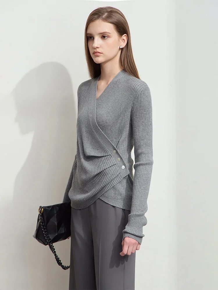 Amii Minimalist Solid V-neck Pleated Knitted Sweater Autumn New Women\'s Shell Buckle Pullovers Commuter Long Sleeve Top 12511083