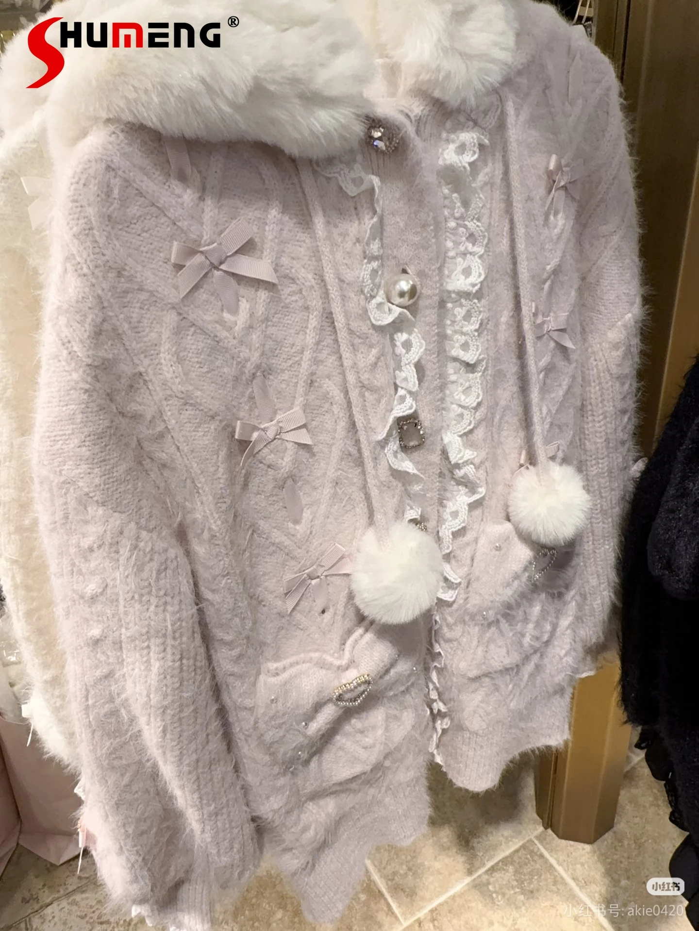 

Новое поступление зимы 2025 года, японская милая накидка в стиле Лолиты, пальто с кружевом и бантом в виде сердца и кроличьих ушей, вязаные флисовые кардиганы с капюшоном для женщин