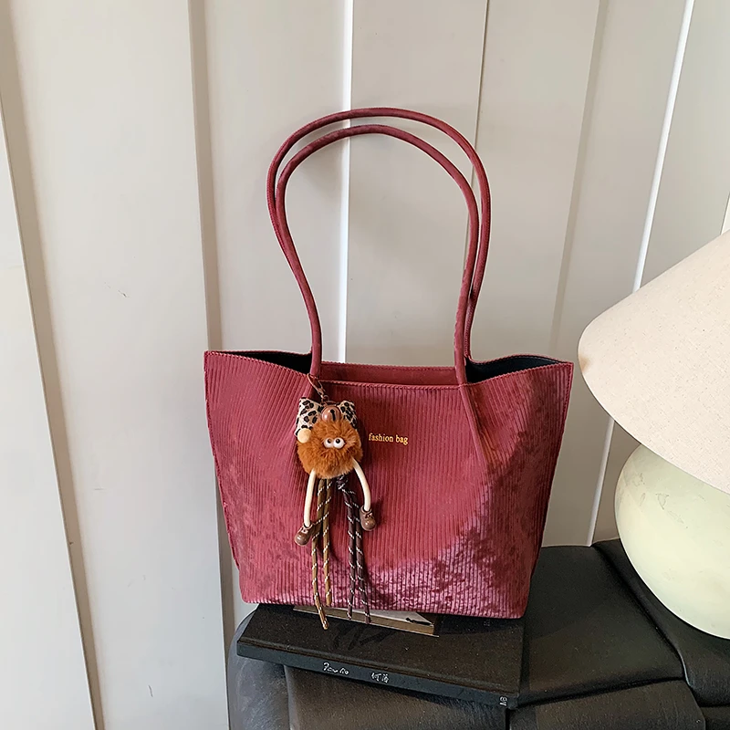 

High Quality Designer Style Square Solid Faux Suede Shoulder Bags 2025 Hot Sale Sweet Sense of Luxury Fashion Handbags for Women