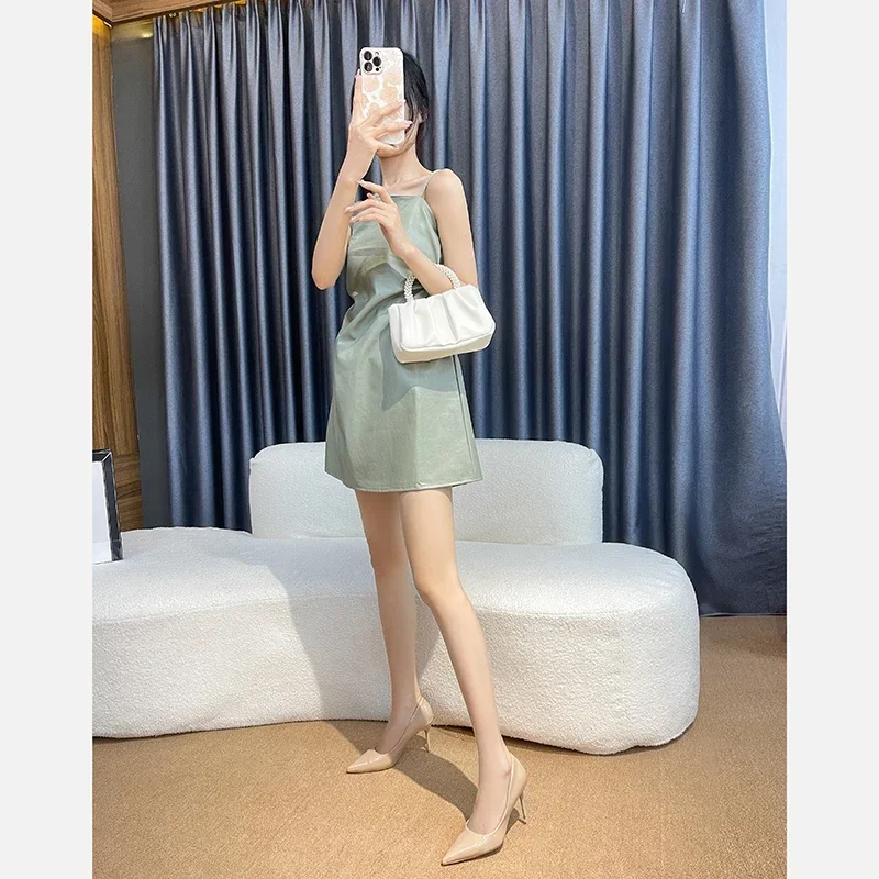 とがったワインレッドの気質スティレットヒール浅い口のパテントレザーシングルシューズ2024春の新作オールマッチハイヒール