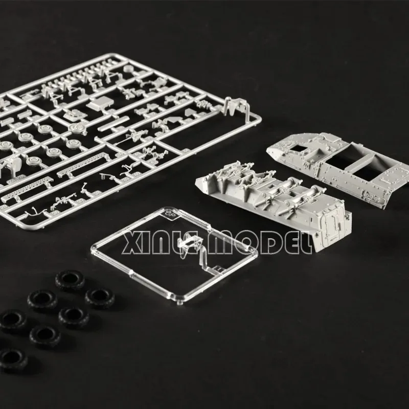 Trumpeter Kit modello carro armato assemblato in plastica 07423 M1130 Veicolo di comando Stryker 1/72
