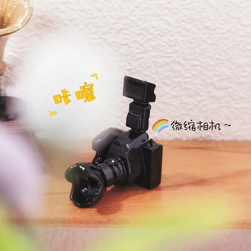 1/12 Scale Mini SLR Camera, Retro Dollhouse Accessory Mini Scene Model