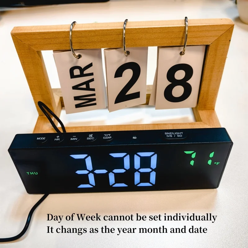 Digital Alarm Clock TEMP Date Week Auto-dimming Snooze Table Clock Timing Countdown 12/24H USB Plug-in/Battery Powered LED Clock