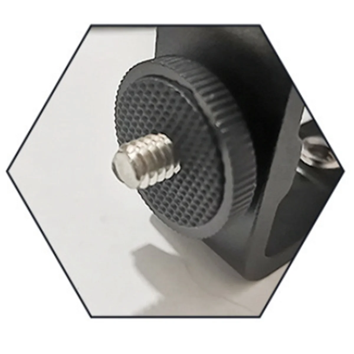 B03B-Holder Flash Bracket Adapter Bracket for Live Broadcast Selfie Camera Phones 1/4 Hole Metal Three-Position Machine