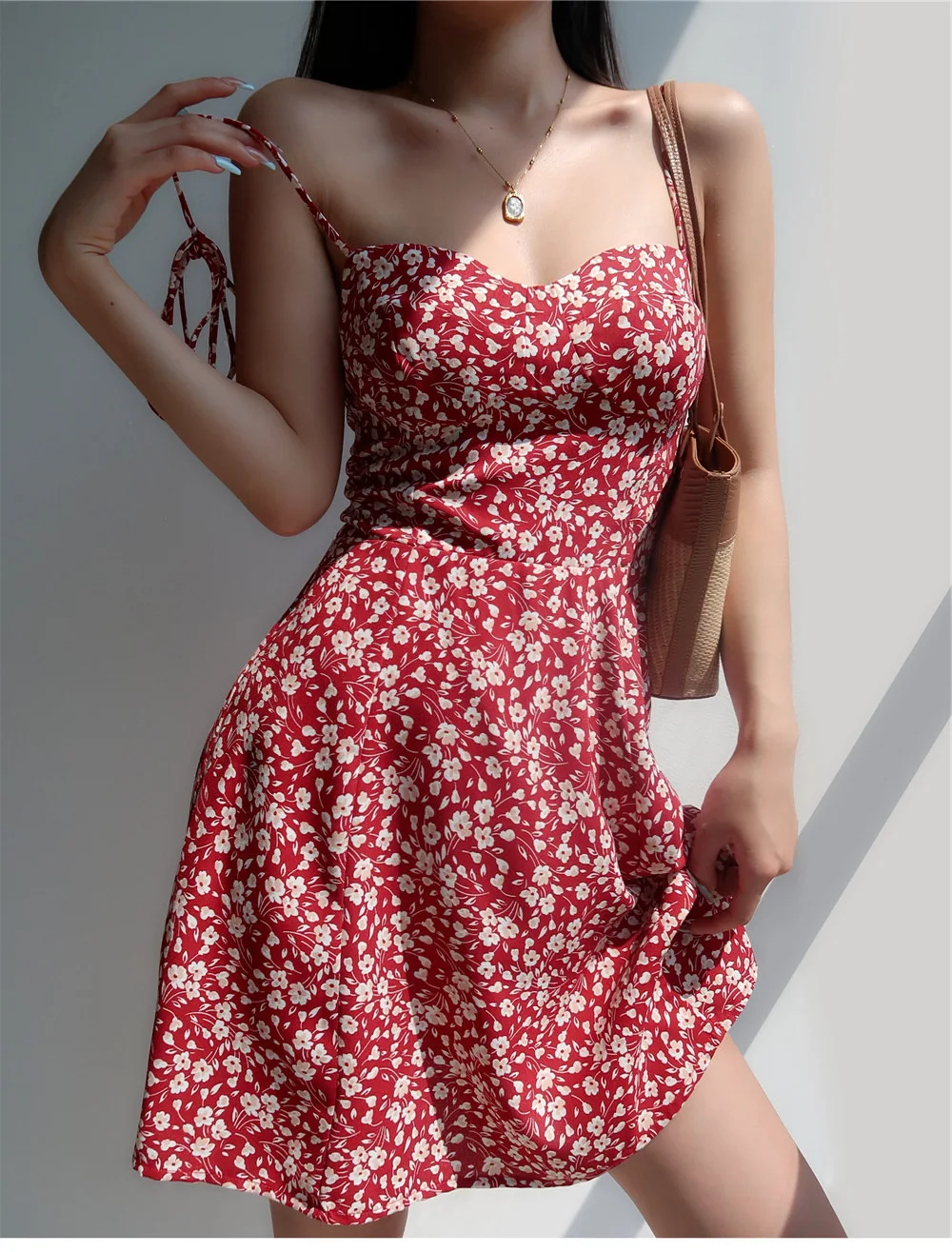 French Retro Girl V-neck Red Floral Suspender Skirt