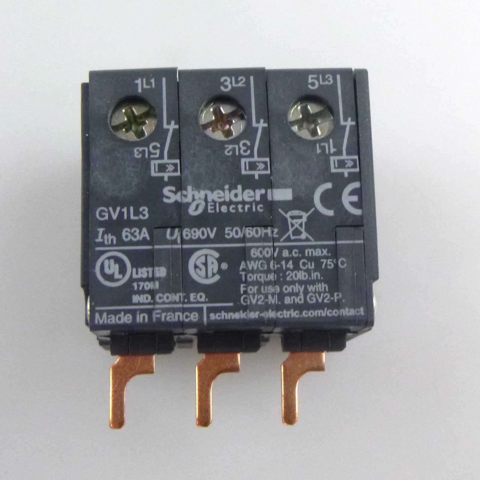 

GV1L3 Current limiter,TeSys Deca Frame 2,32A/690V,activation 1.5kA,at top of GV2ME/GV2P/GV2RT with screw clamp connections