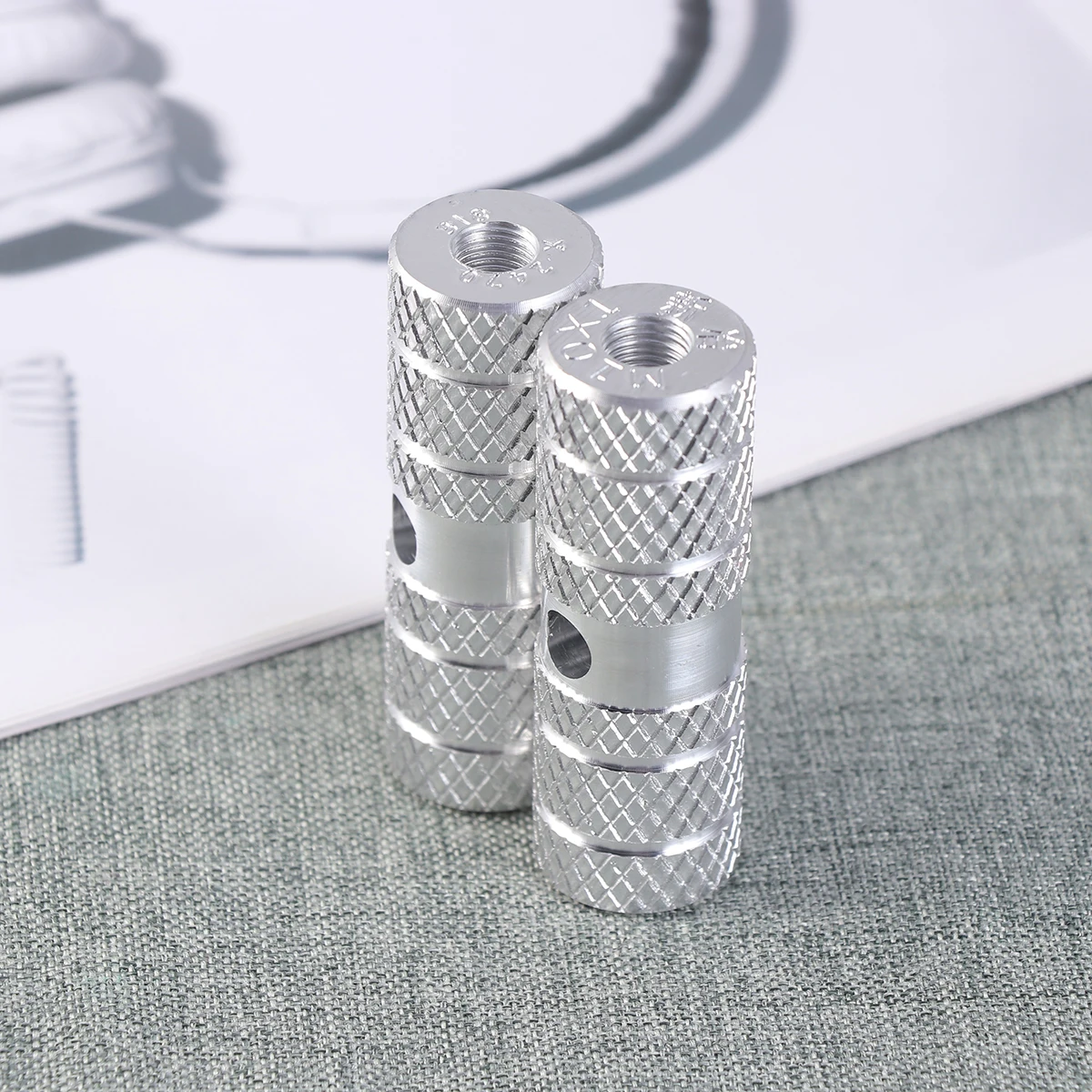 

2 Pair Bike Pegs 9 5mm 10mm Aluminum Alloy Quick Release Mountain Bikes Cycling Footpeg Cylinder Pedal Accessories