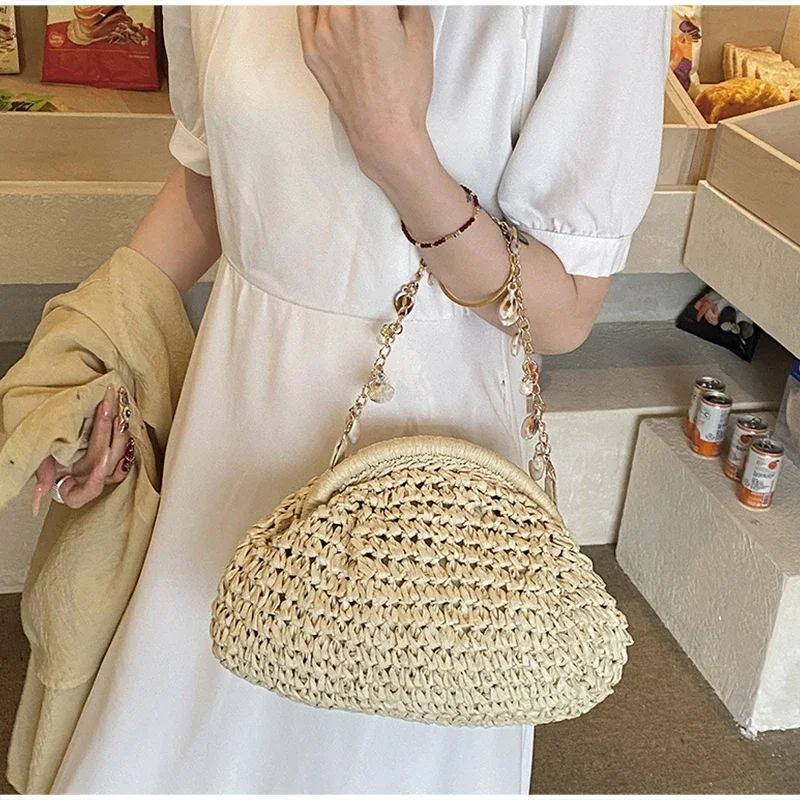 Metallkettenriemen Stroh Gewebte Umhängetasche, Muschel-Dekoration Damen Abendtasche Elegante Clutch, Sommer Strand Chic – Detail 8