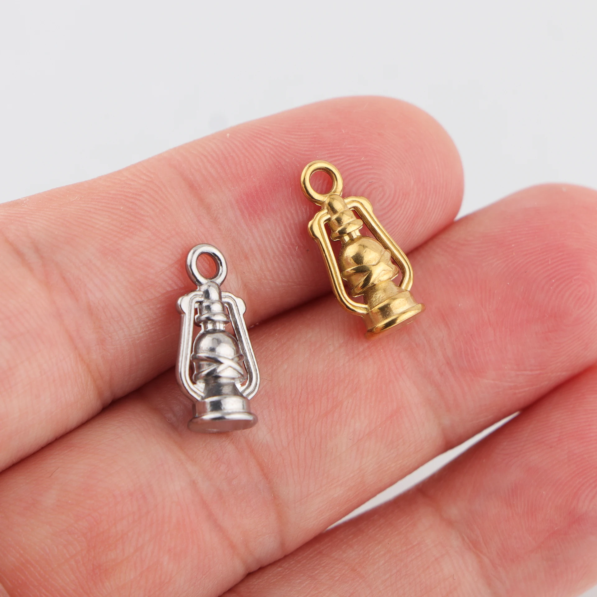 

20pcs/lot 8x16.5mm Stainless Steel Retro Lamp Charms Pendant for DIY Retro Jewelry Findings Wholesale