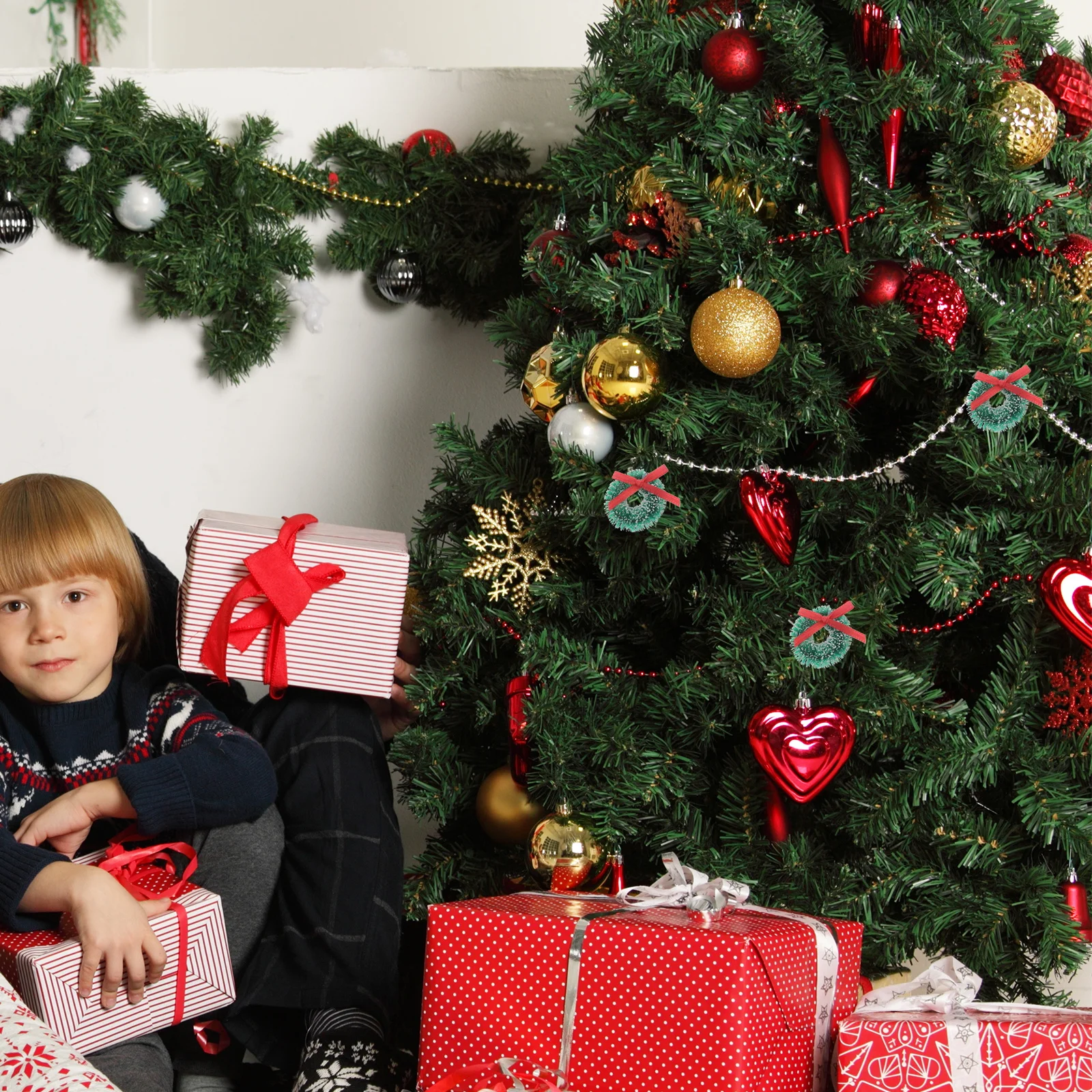 

12pcs Christmas Wreath Mini Cabinet Kitchen Decorative Sisal Silk Indoors Natural Bright Colorful Home Simulation