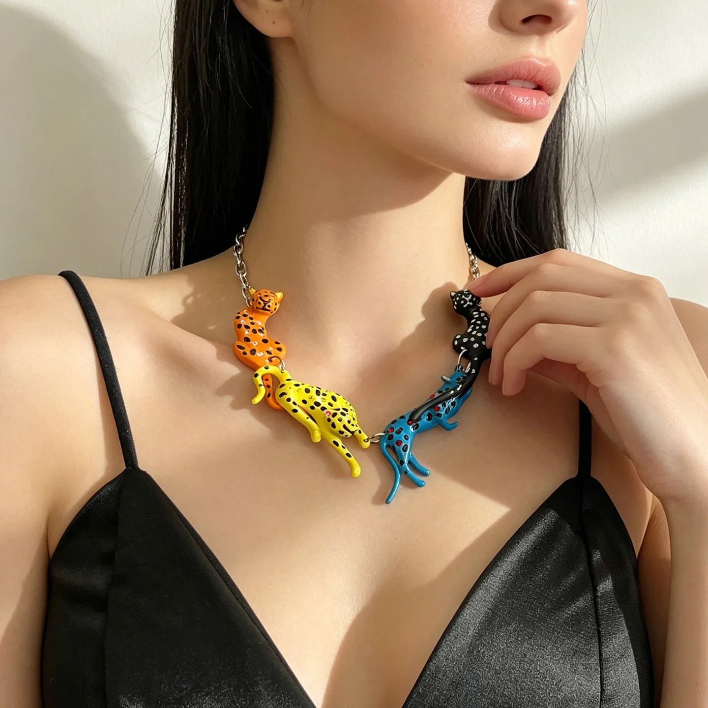 Spanish niche design colorful enamel glaze cheetah necklace women's light luxury high sense unique exaggerated collarbone chain