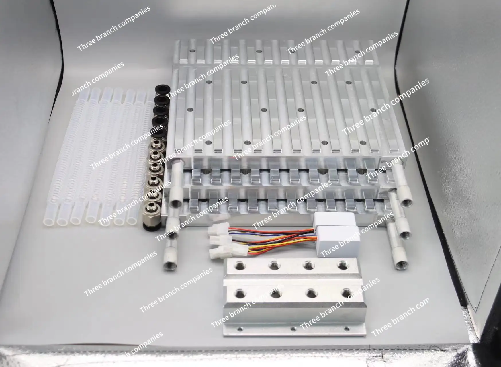 Water-cooled block kit for water-cooled radiators of liquid aluminum cold plates