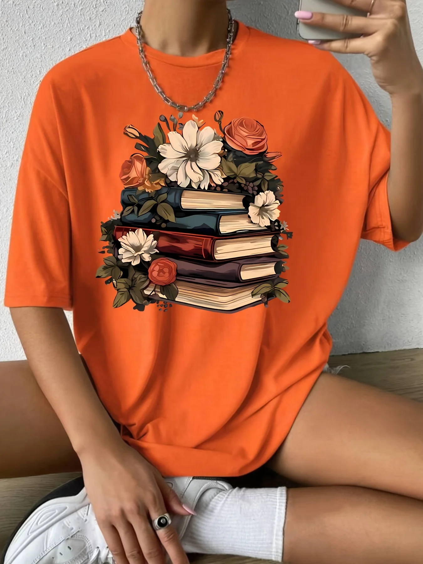 

Vibrant Floral & Book Print Crew Neck T-shirt - Women's Short Sleeve Casual Tops for Spring & Summer - Spring & Summer
