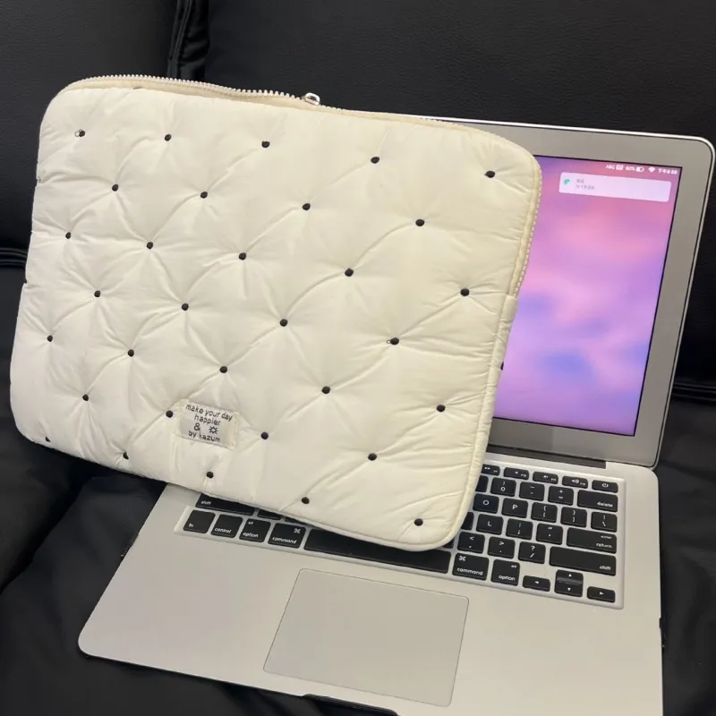 

Minimalist Quilted Laptop Sleeve, White Padded Case for 13 - 14 Inch Notebook, Protective Computer Bag