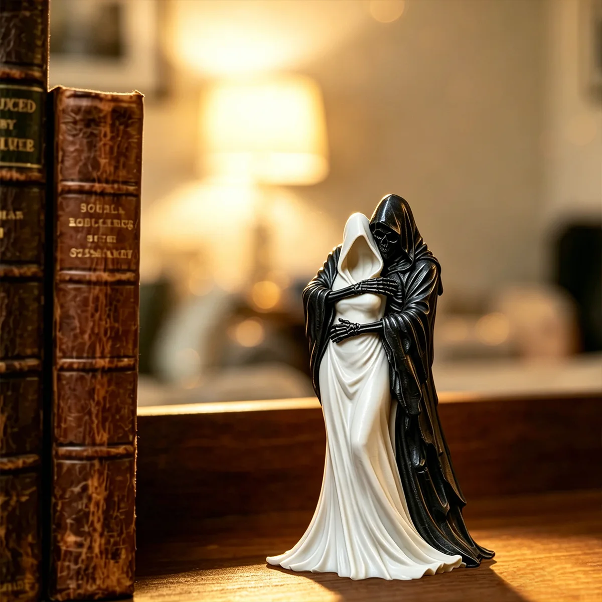 New Death and the Dark Queen Statue Gothic Dark Grim Reaper Hug Statue Home Decor Desktop & Bookshelf Resin Ornament Halloween