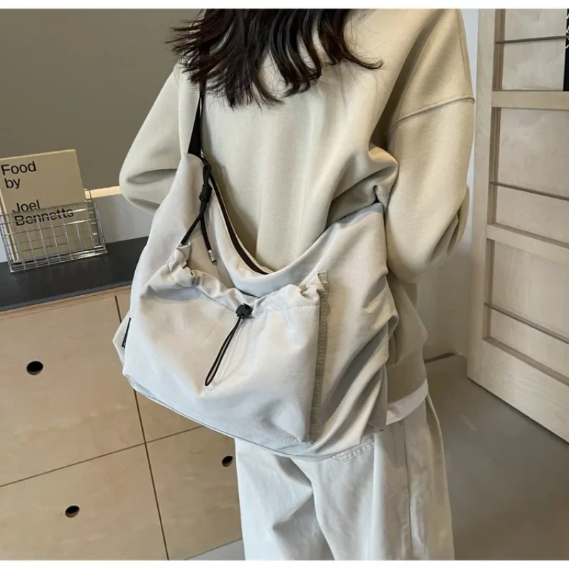 New Fashion Solid Nylon Hobos Shoulder Bags 2024 Zipper Interior Slot Pocket Messenger Bags Large Size Light Concise HandBags