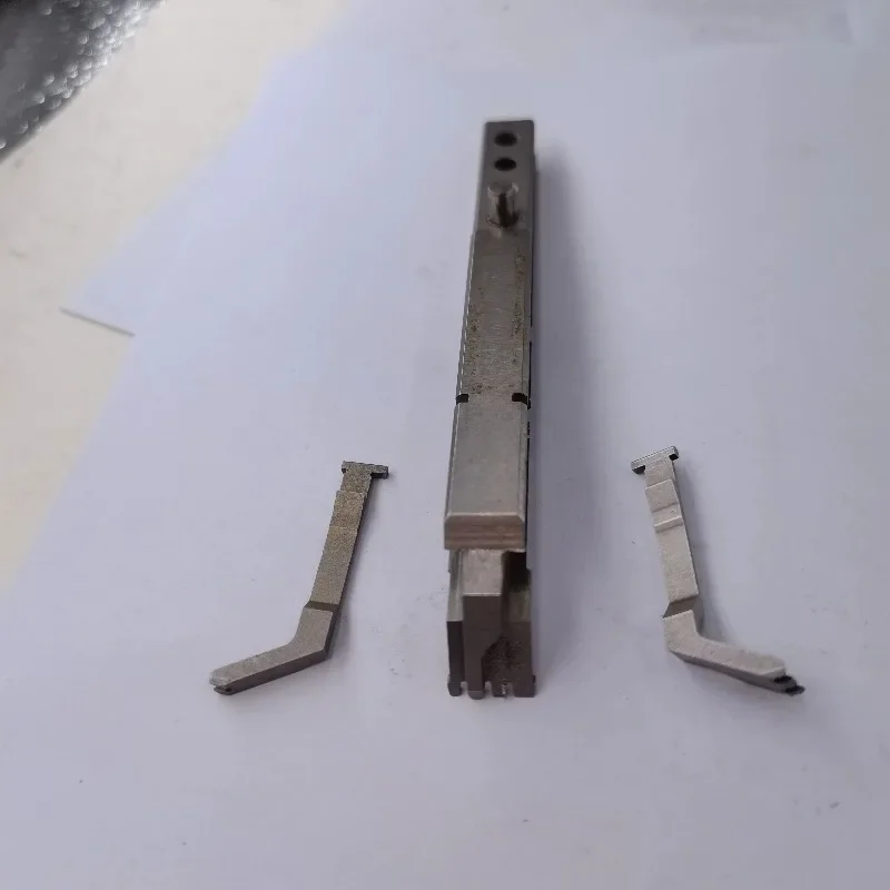 Máquina profesional de ensamblaje de precisión para inserción de componentes en la producción de electrónica