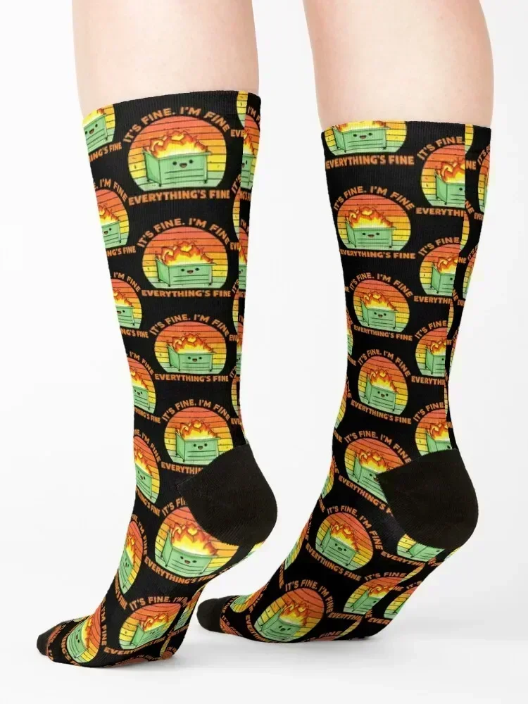 هدية It_s Fine I_m Fine Everything Is Fine Retro Dumpster Fire Socks أفكار هدايا عيد الحب الصيفية جوارب للتنزه للرجال والنساء