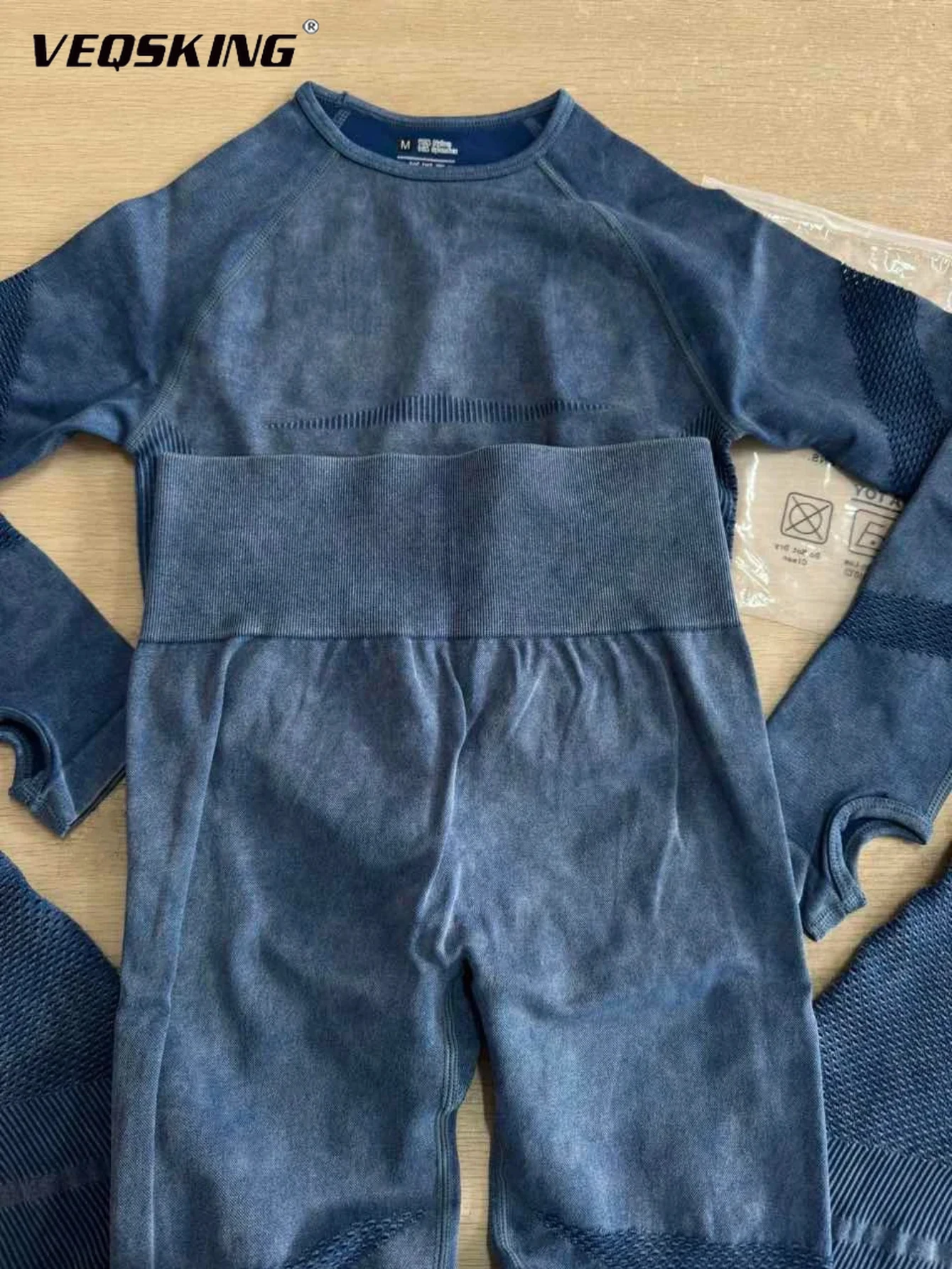 Conjunto de terno de yoga de quadril de pêssego feminino, novo terno de fitness de corrida respirável de secagem rápida, terno de exercício de yoga de emagrecimento de ajuste apertado