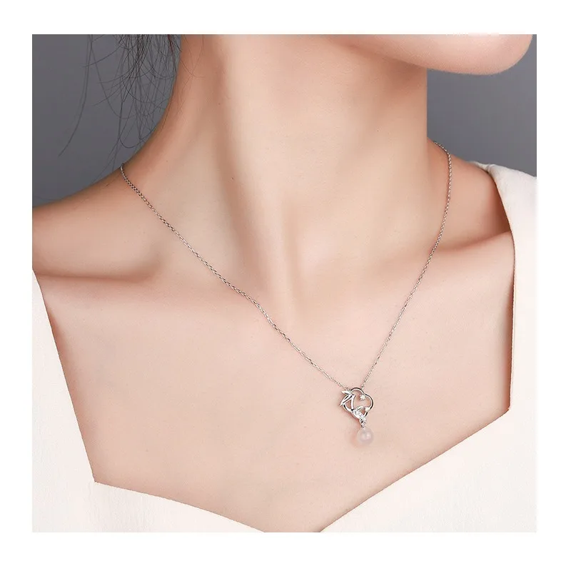 

Kalaini Original Bamboo Rhyme Necklace Women's Light Luxury Niche Autumn and Winter White Chalcedony Pendant Necklace