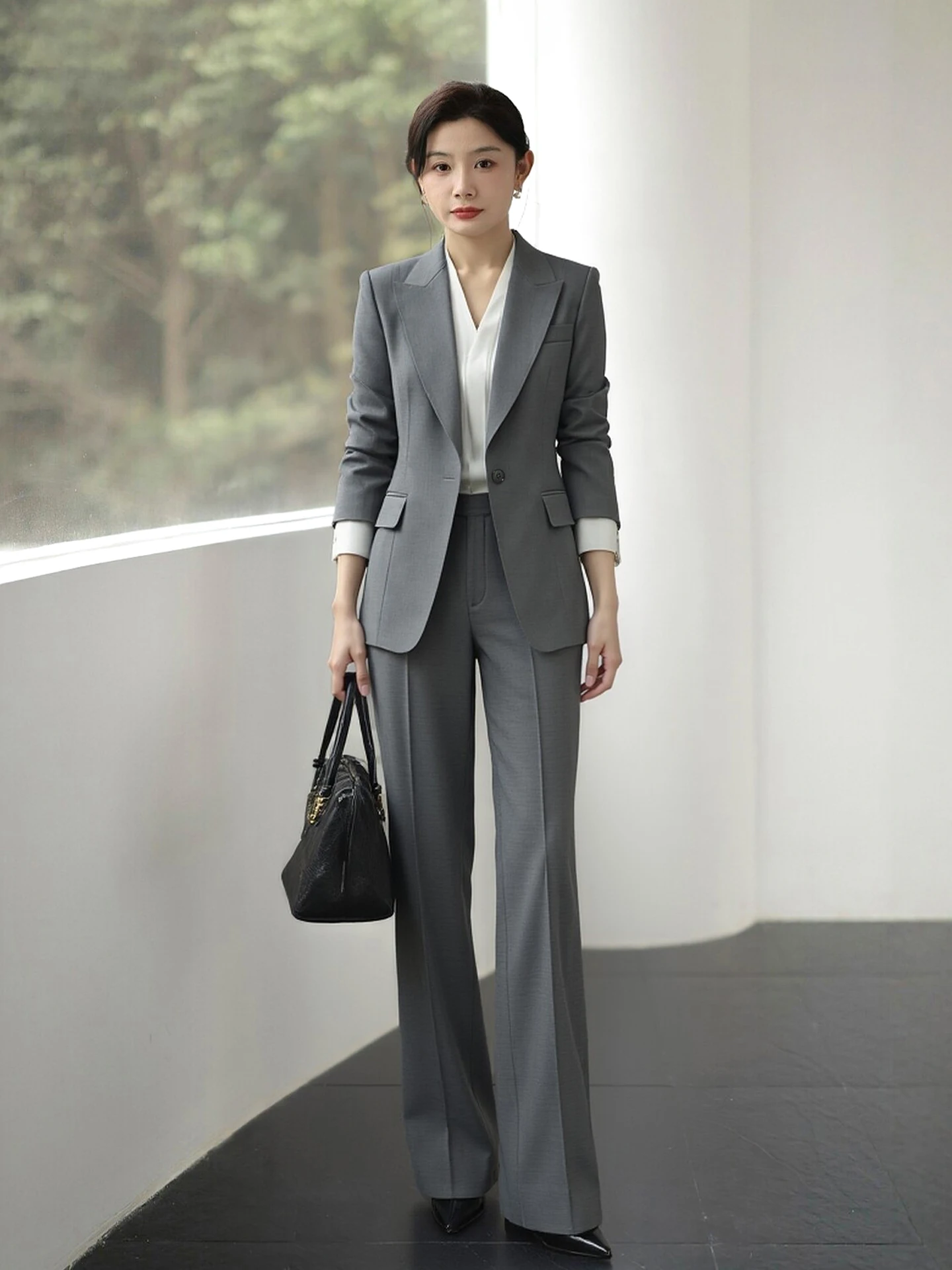

Elegant Floral Grey Suit Set for Women Professional Commute Meeting High-End OL Spring 2026 Anti-Wrinkle Wool Blend