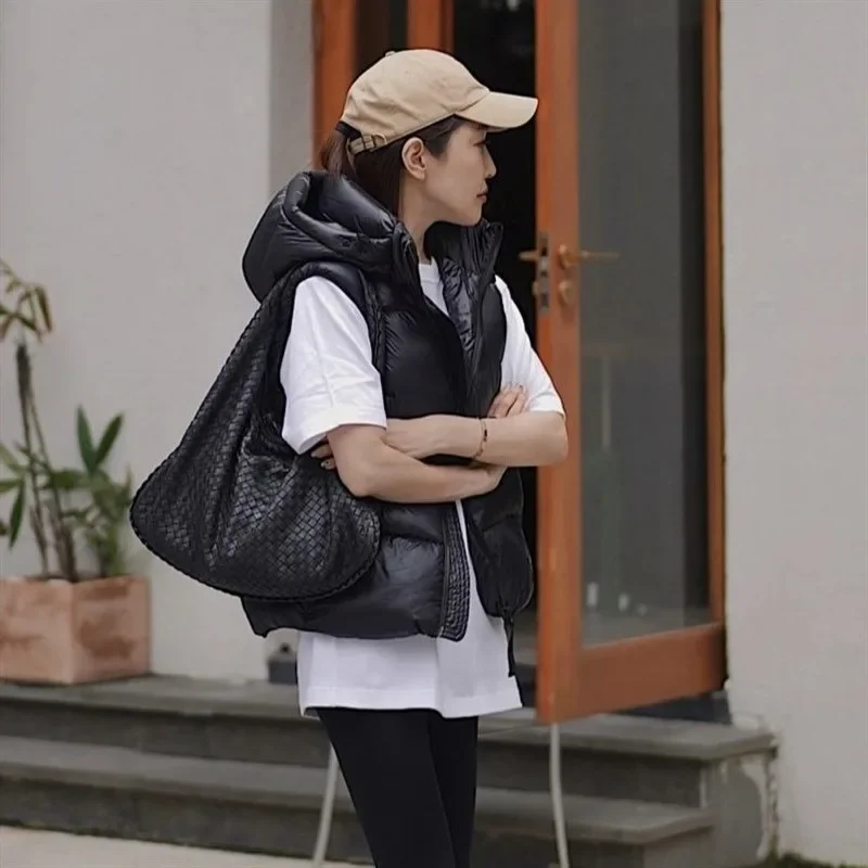 Damska kamizelka puchowa 2025, nowa, zimowa, gruba, ciepła, bez rękawów, czarna, dopasowana, modna, casualowa, wiatroodporna kamizelka.