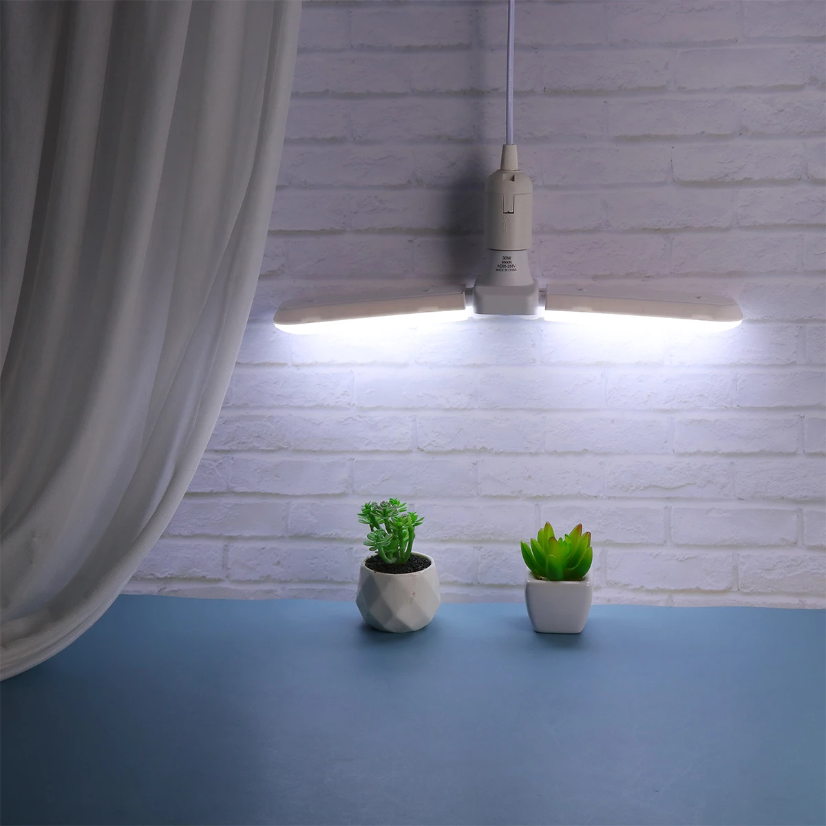 

2 Blades Foldable LED Light Bulbs Adjustable Angle Energy Saving No Flicker LED Bulbs for Home Dining Room Living Room Garage