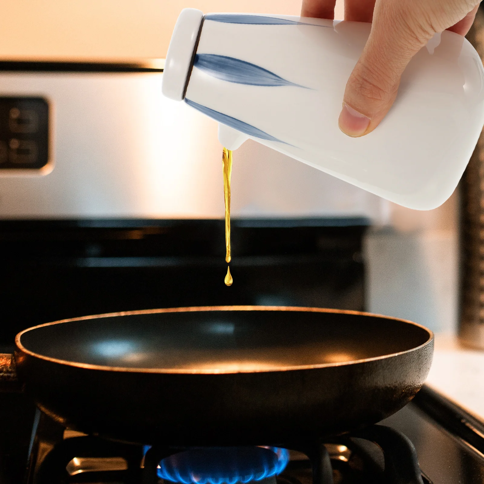 

Soy Sauce Dispenser Ceramic Japanese Style Multipurpose Sauce Bottle Vinegar Container Kitchen Condiment Holder