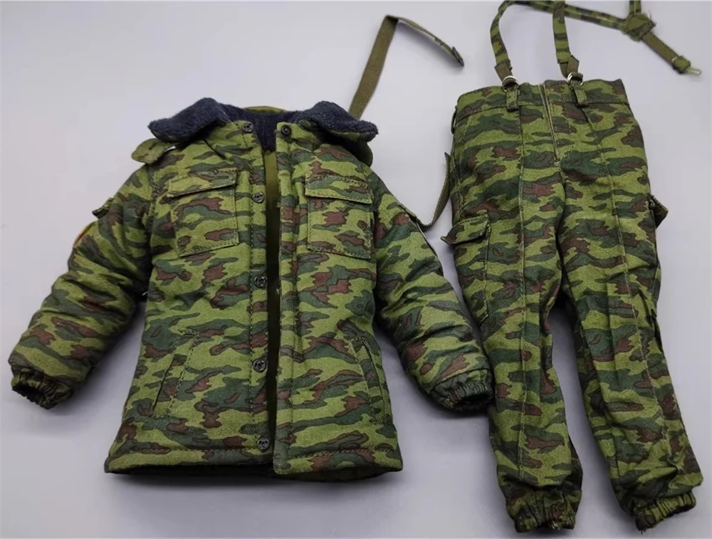 DAMTOYS DAM 78025 ชุดทหารรัสเซีย ตุ๊กตาแอ็คชั่นฟิกเกอร์ พร้อมเครื่องแต่งกาย เสื้อคลุม ชุดยูนิฟอร์ม เหรียญ และอุปกรณ์เสริม สำหรับตุ๊กตาขนาด 12 นิ้ว ของสะสม