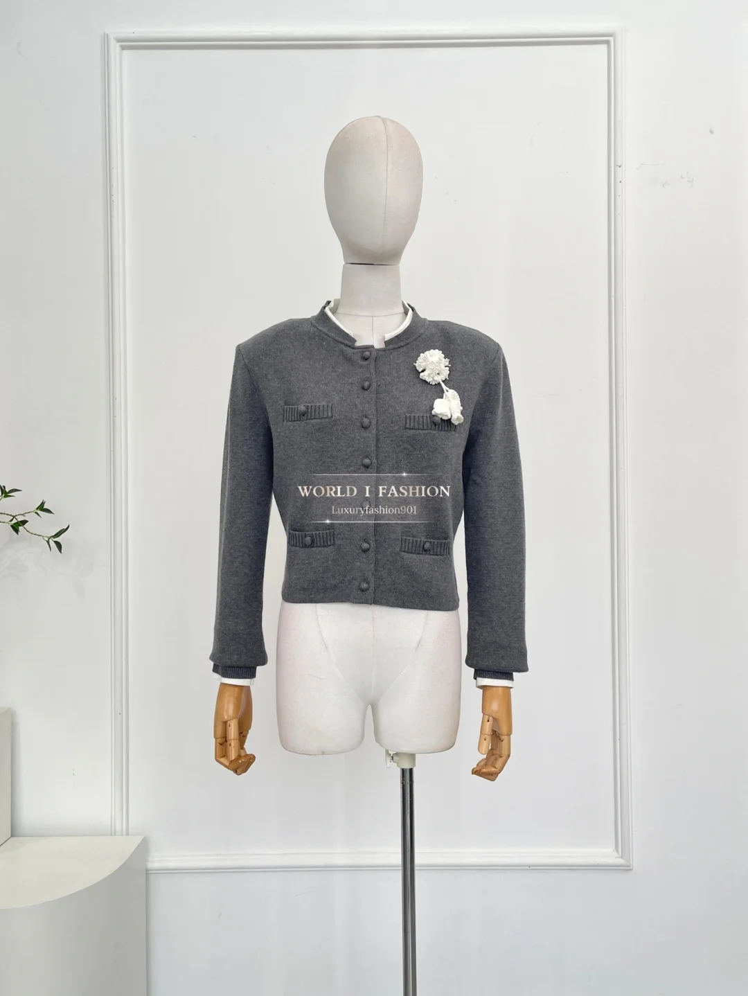 

Серые кардиганы высшего качества с длинными рукавами