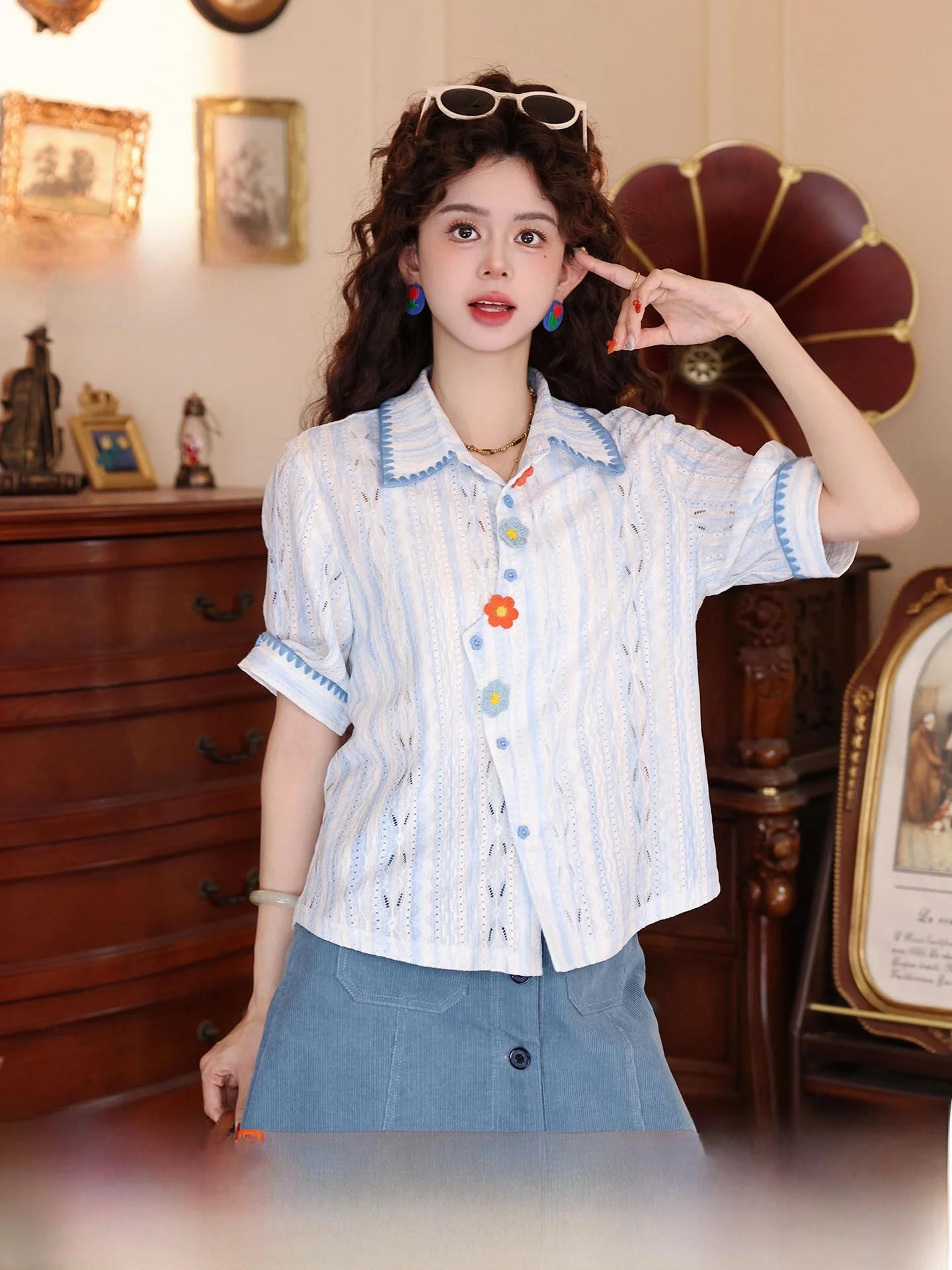 

Chen Jiajie Flower between Dawn Short Sleeve Women's Shirt Summer Design Sense Embroidery Hollow Turn-down Collar Top