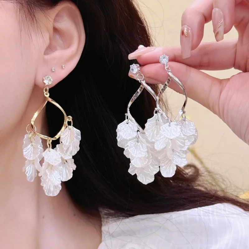 Super fairy French shell petal fringed earrings femininity light luxury high-grade zircon stud earrings mosquito coil disc ear