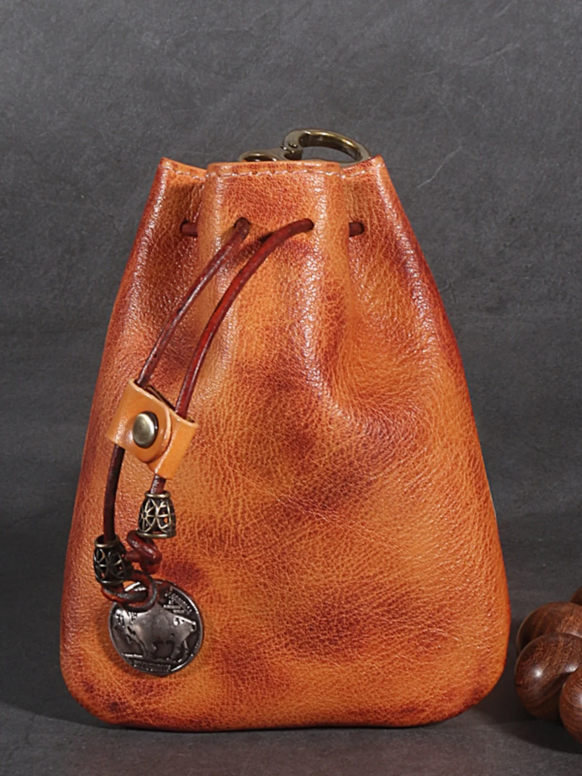 bolsa-de-cuero-vintage-para-pipa-rinonera-portatil-para-guardar-articulos-culturales-de-alta-gama-diseno-moderno-colgante