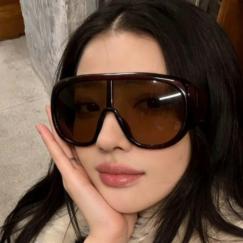 Exaggerated Large Frame Sunglasses for Women Men UV Protection Oversized One Piece Sun Glasses Trend Round Frame Goggles Eyewear