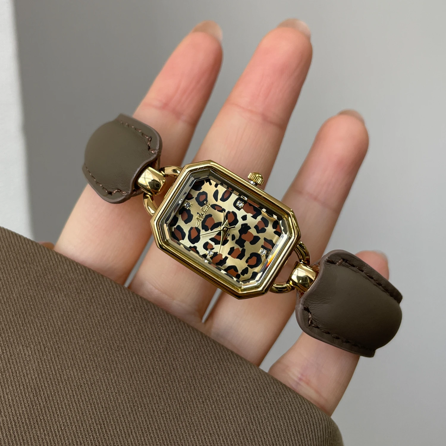 Leopard Print Bracelet Style, High-Value And Elegant Women'S Watch, 2026 New Style, Women'S Professional Art Wristwatch.